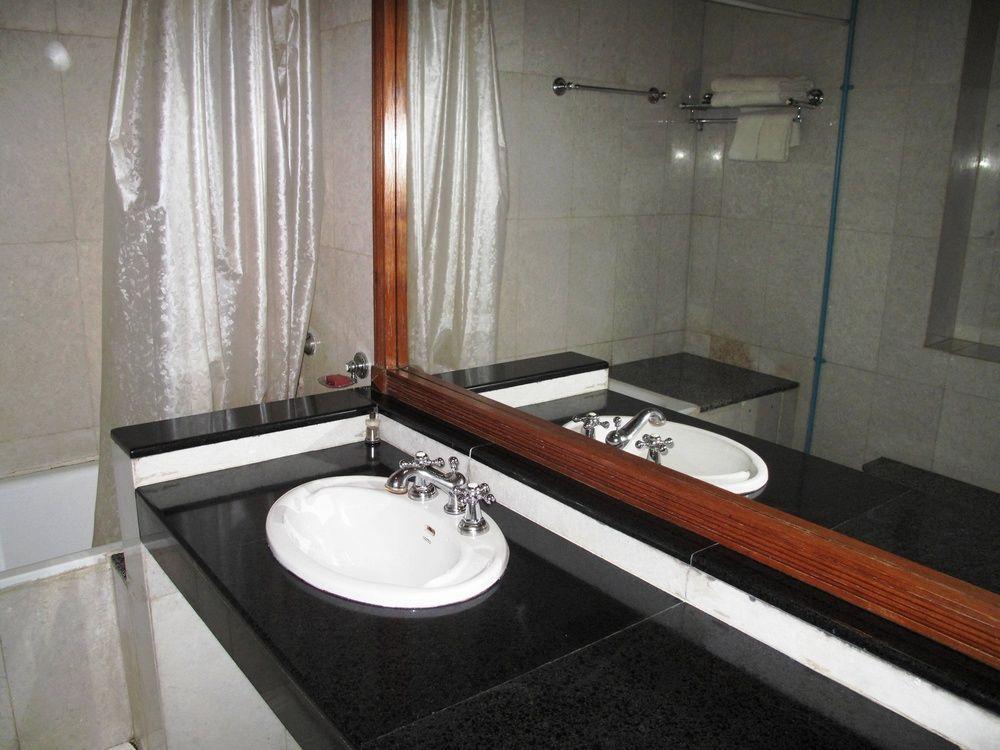 Yuzana Garden Hotel Yangon Exteriör bild
