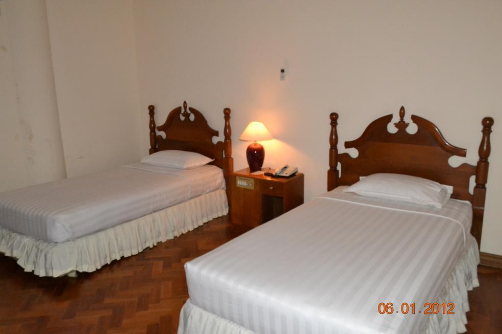 Yuzana Garden Hotel Yangon Exteriör bild