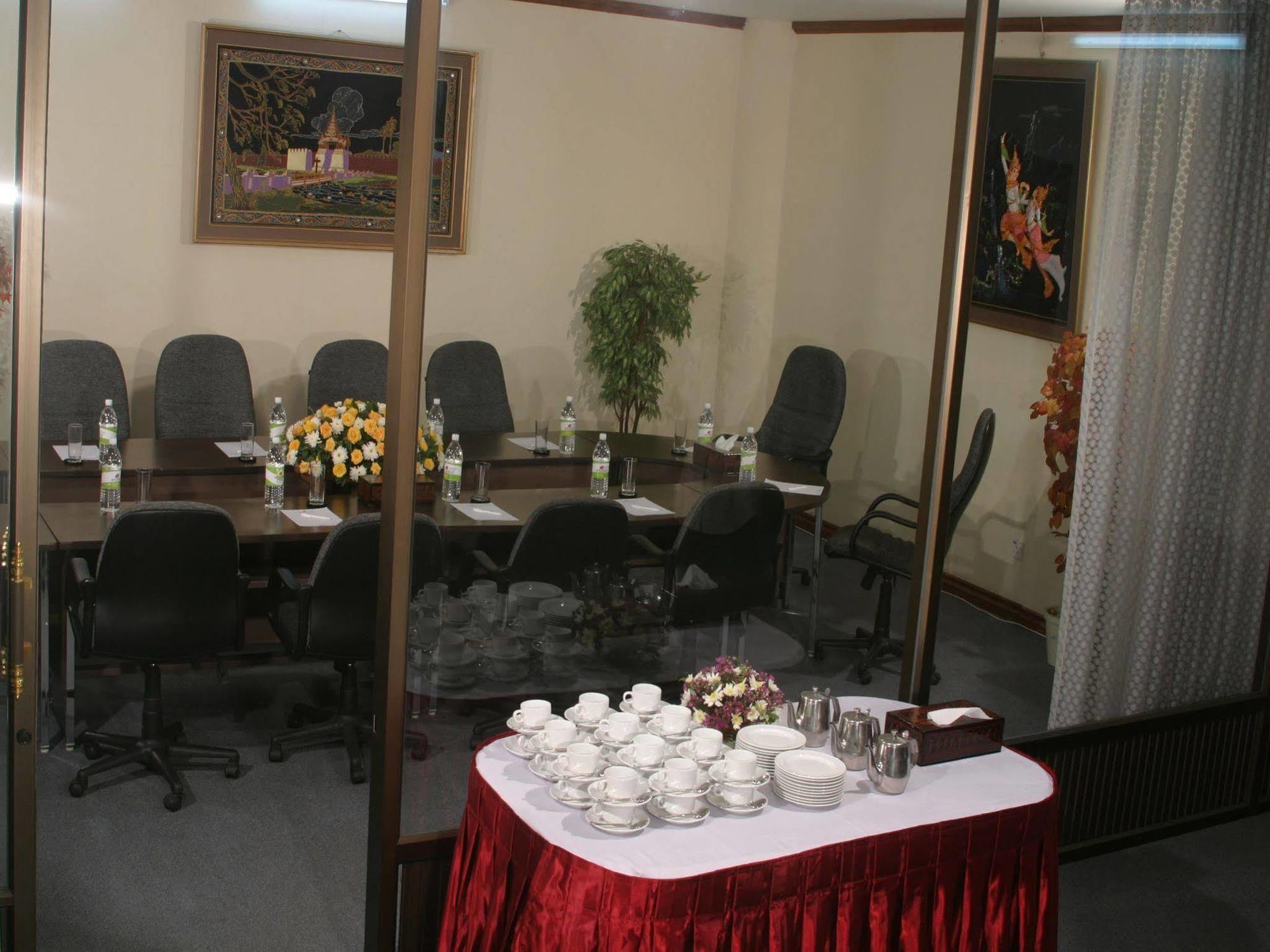 Yuzana Garden Hotel Yangon Exteriör bild